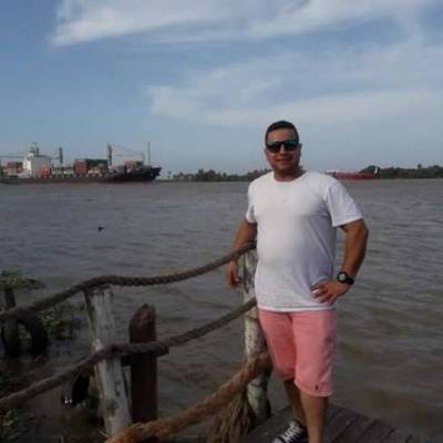 Conocer hombre de 29 años que vive en Medellin 