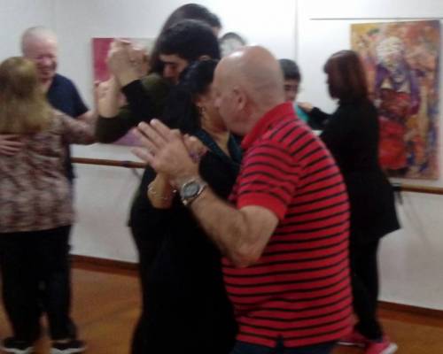 Que lindo es ver como vamos progresando.. Gracias Marce y Robert. :Encuentro Grupal Vení a bailar tango