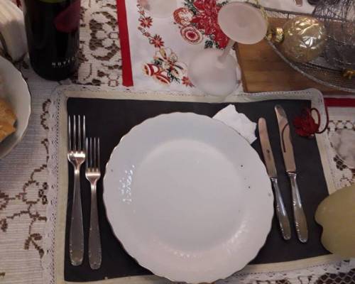 Hermosa mesa y exquisita la comida que nos preparaste ¡Gracias @Monicz!!!👏👏👏 :Encuentro Grupal Noche de Reyes